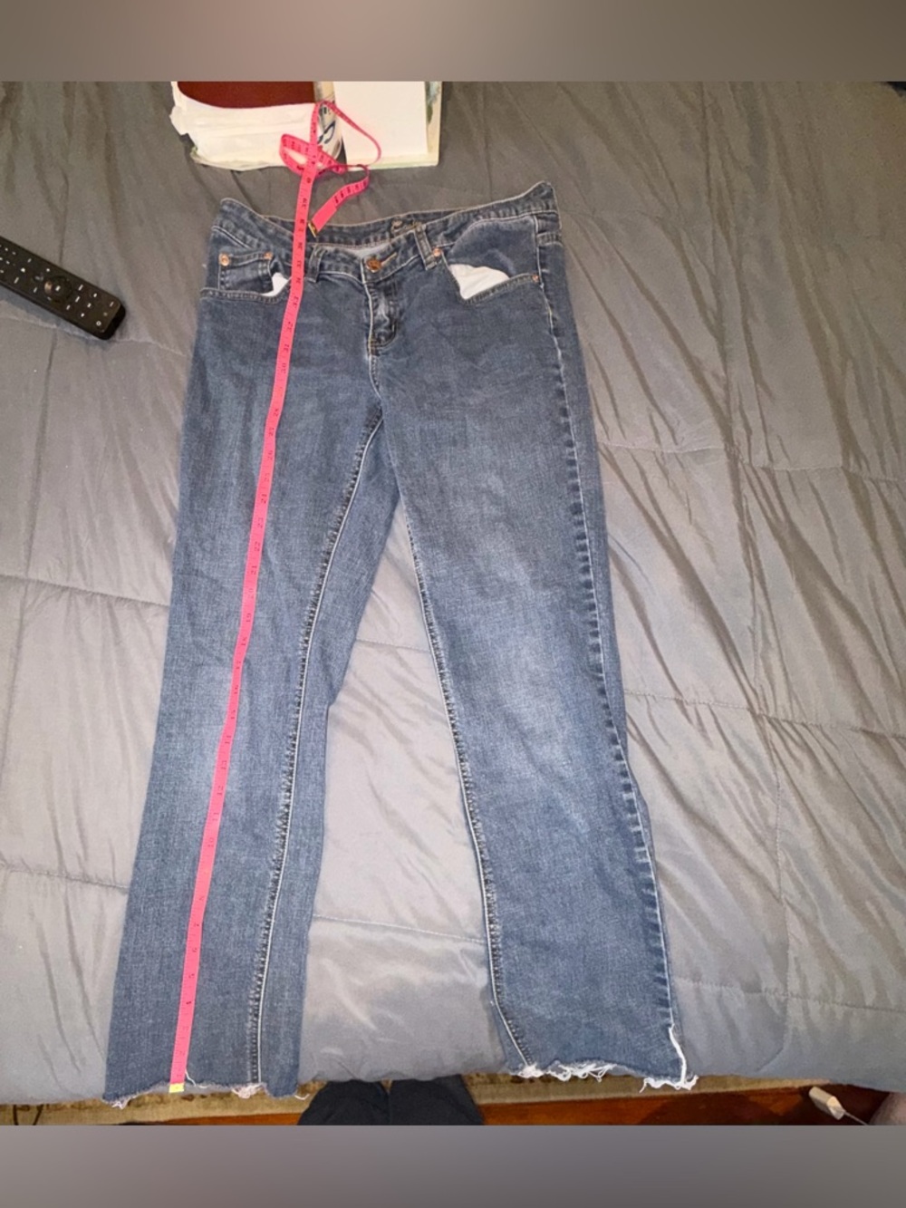 Cache Distressed Bootcut Jeans Size 8 Embroidered Back Y2K - Picture 6 of 10